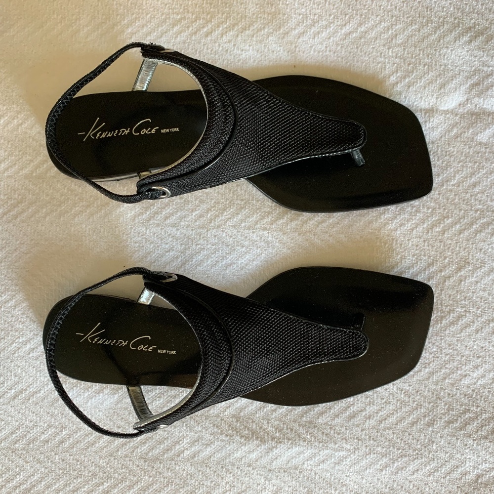 Kenneth Cole New York Black Leather and Mesh Flat Sandals, size 6.5